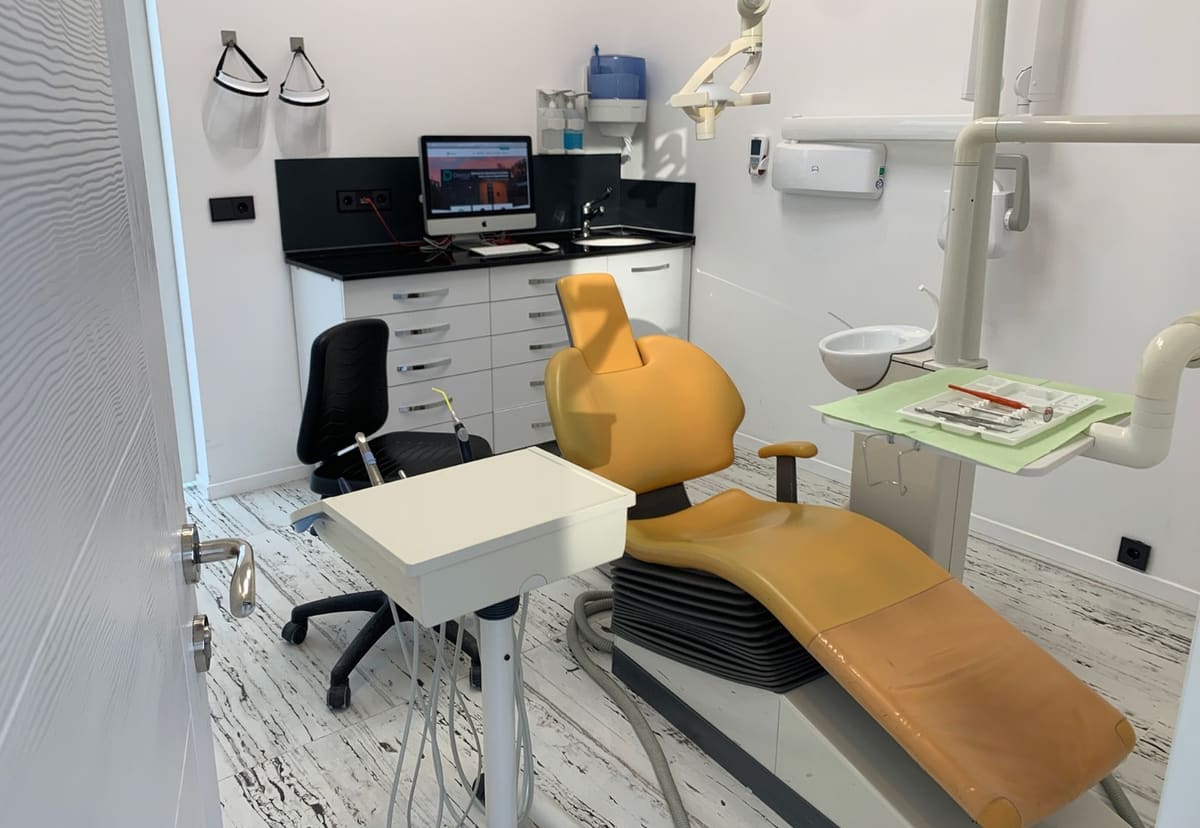 Dental Art Glanerbrug — interior and exterior photography