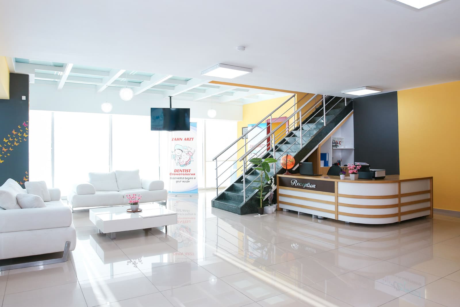 Reception & Waiting Lounge at the Dental Art Alanya clinic